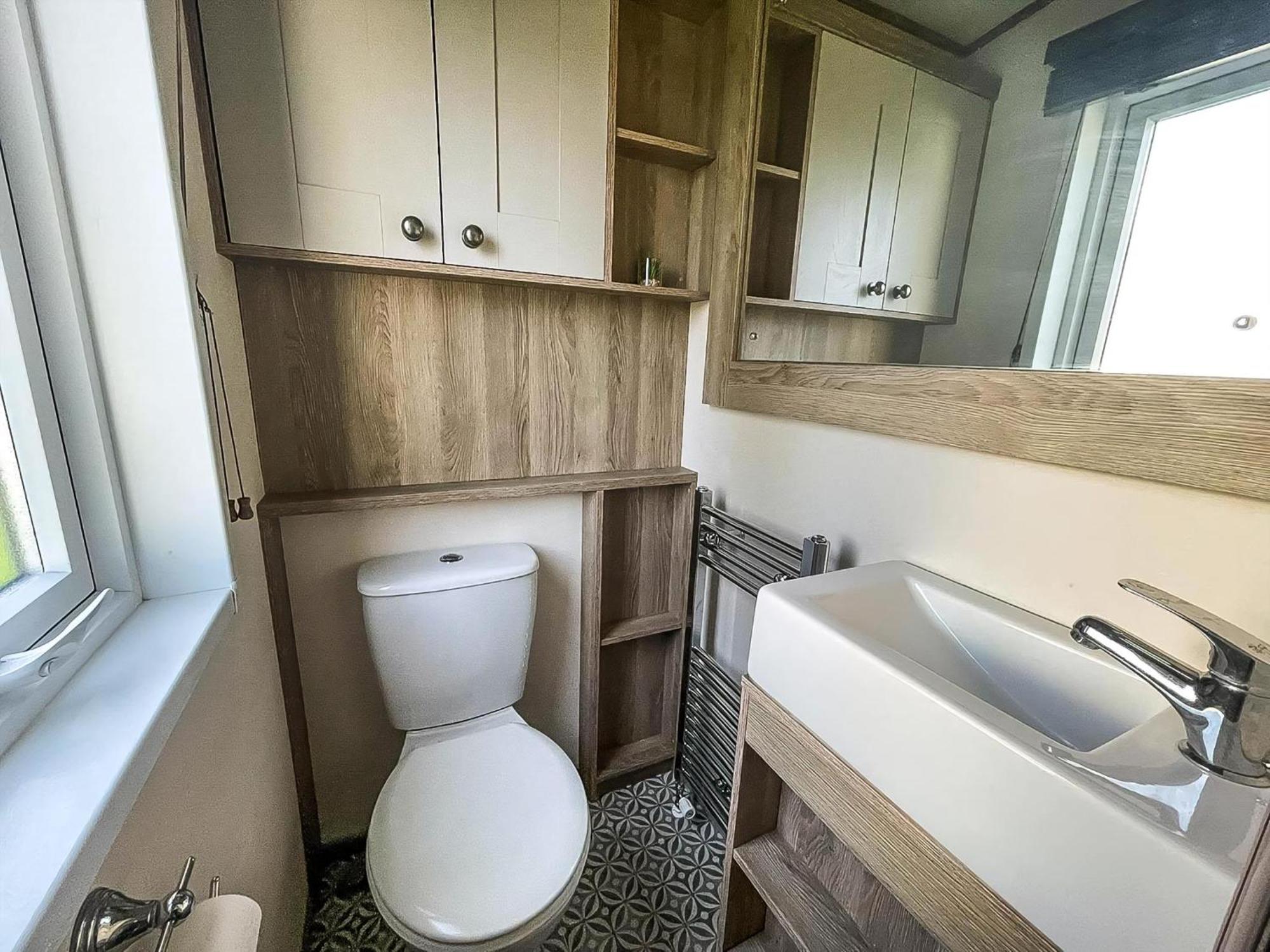Stunning 8 Berth Caravan With Decking At Kessingland Beach Ref 90017D Benacre Exterior foto